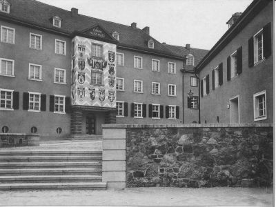 Das Wappenhaus Elsaibethstraße 4 um 1930 Das Wappenhaus Elsaibethstraße 4 um 1930